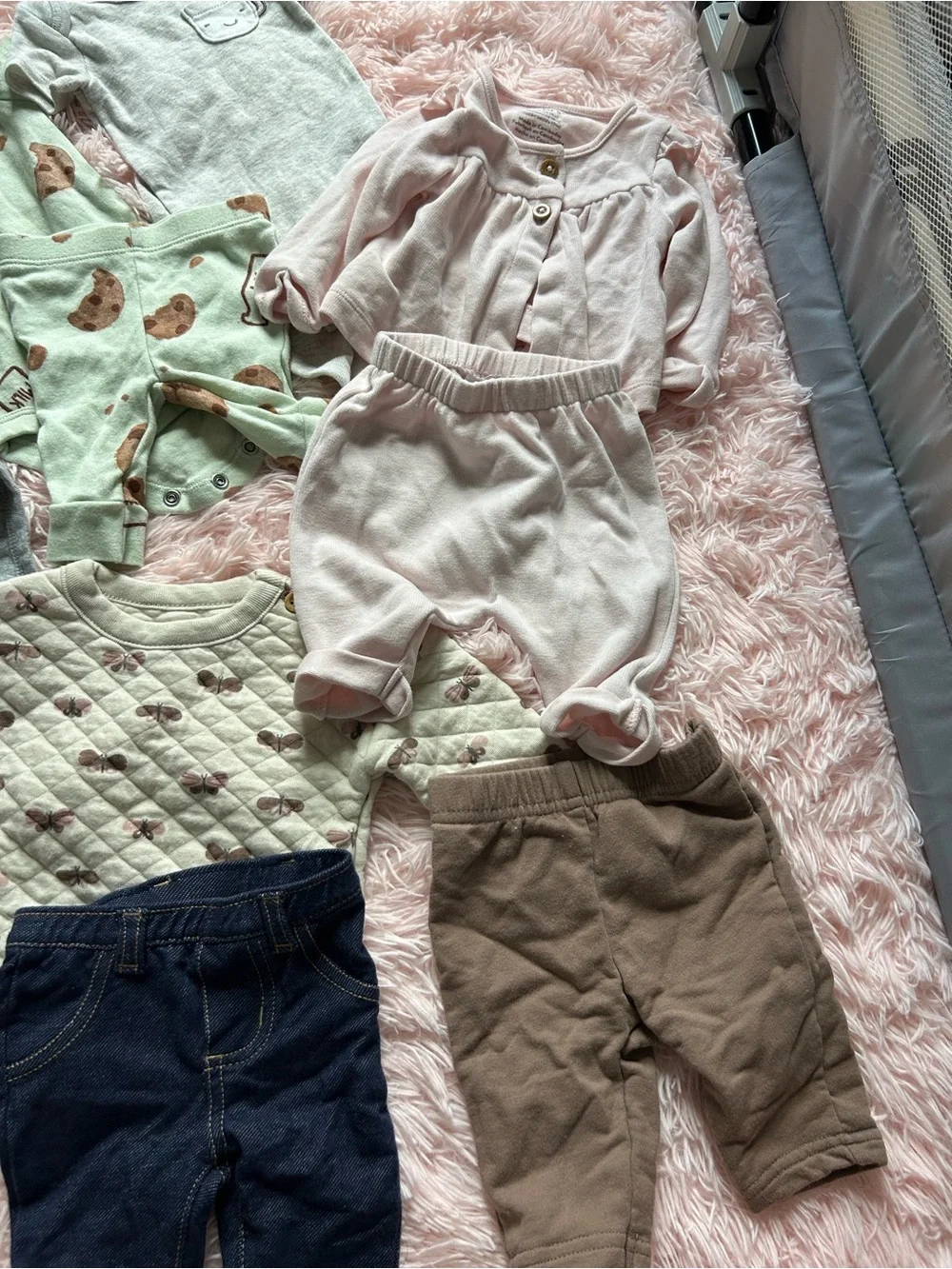 Newborn Carter's Outfit Bundle